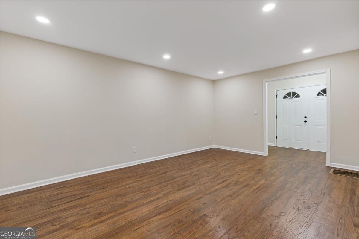 862 Hearthstone Drive Stone Mountain - Photo 9