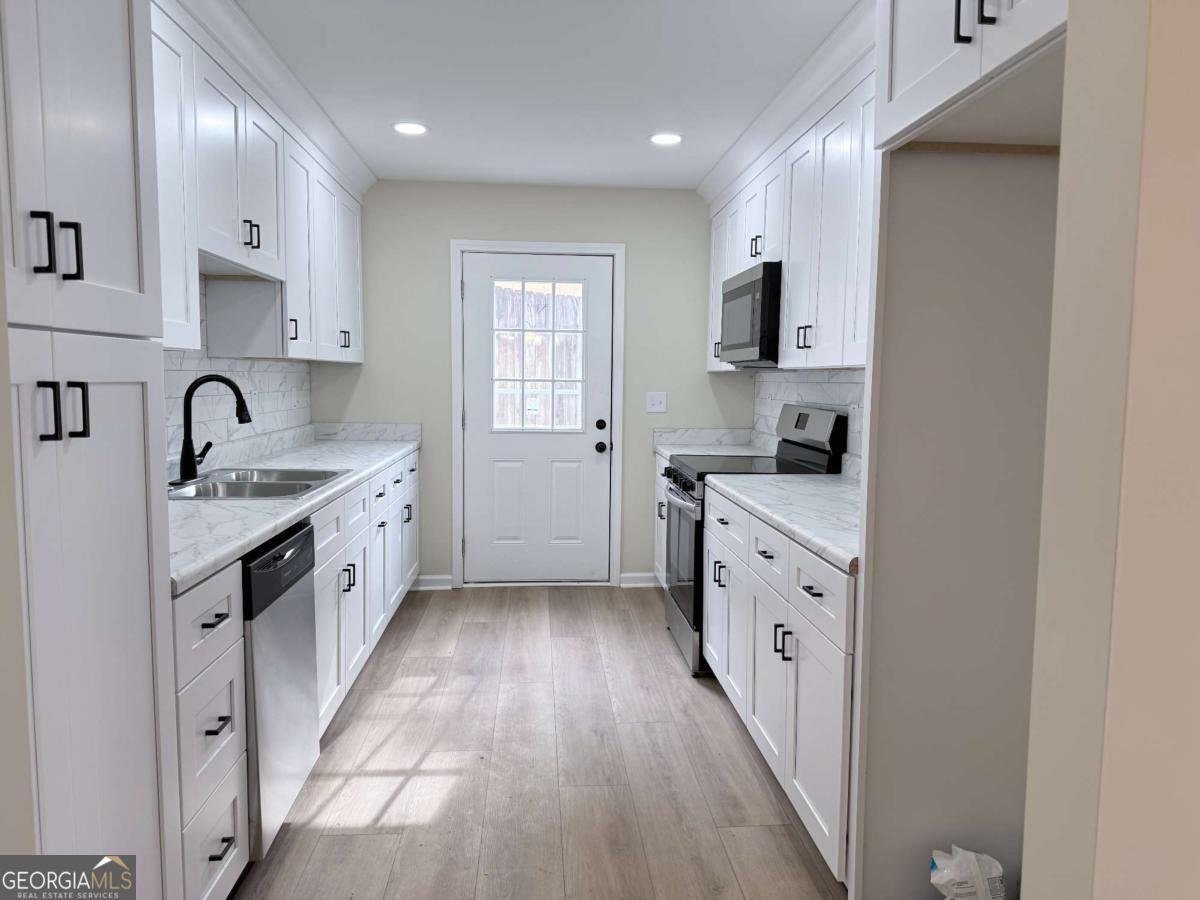 1223 Kathy Court Conyers - Photo 7