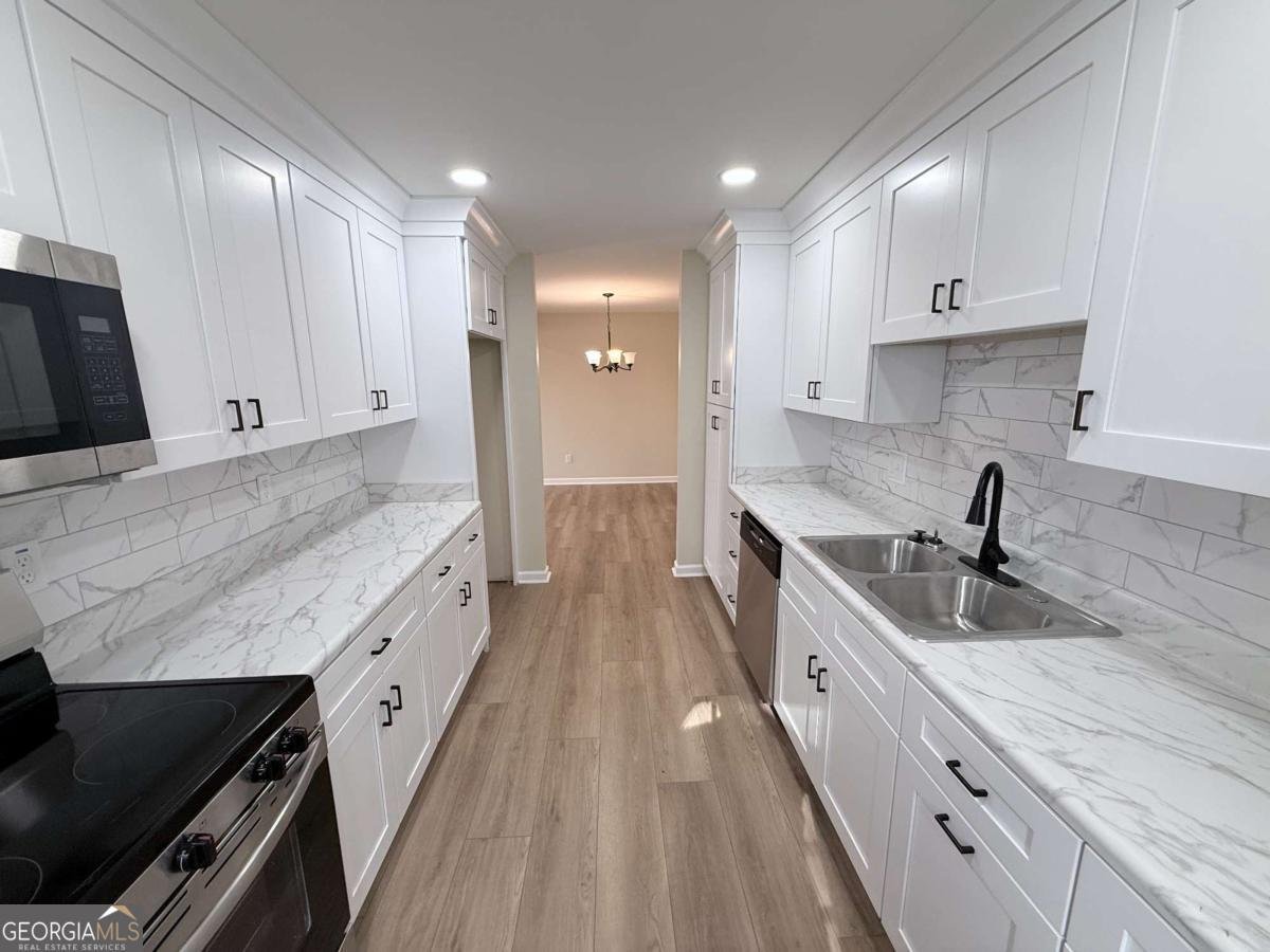 1223 Kathy Court Conyers - Photo 8