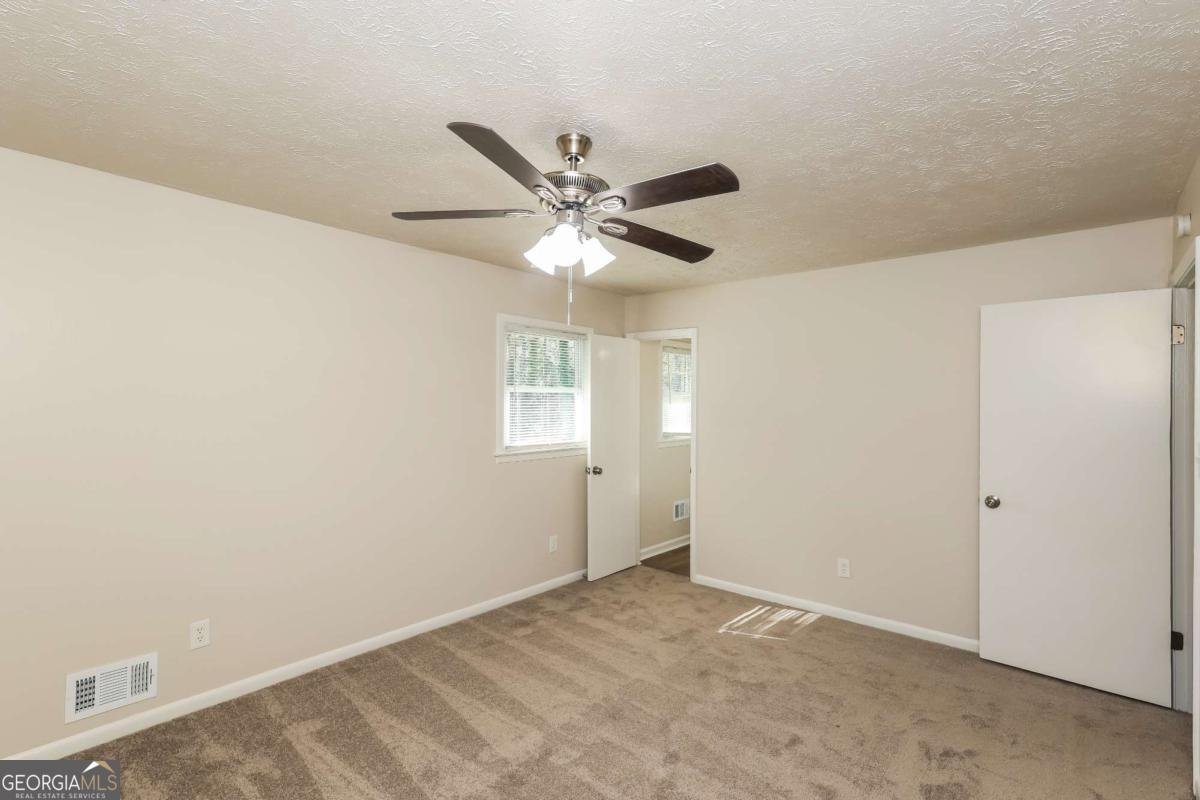 370 Valiant Lane Riverdale - Photo 11