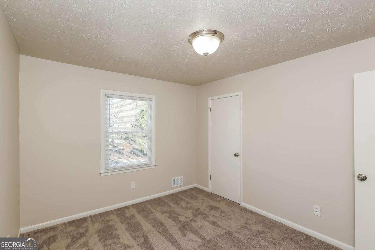 370 Valiant Lane Riverdale - Photo 14