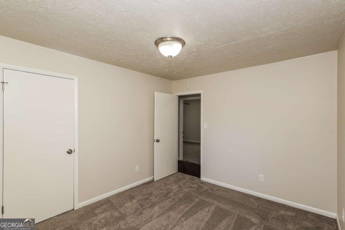 370 Valiant Lane Riverdale - Photo 15