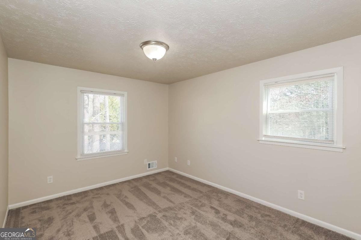 370 Valiant Lane Riverdale - Photo 16