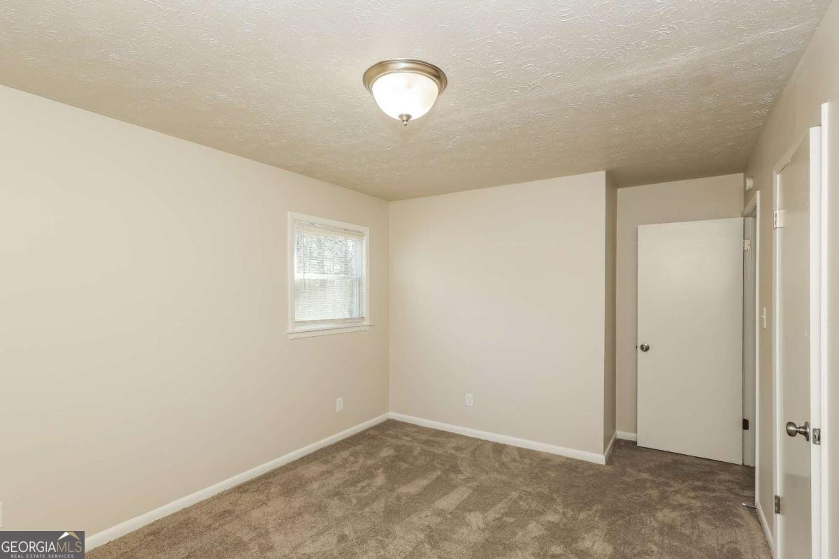 370 Valiant Lane Riverdale - Photo 17