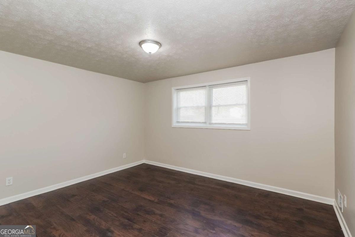 370 Valiant Lane Riverdale - Photo 18