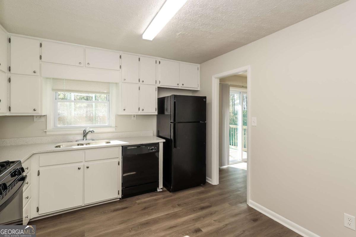 370 Valiant Lane Riverdale - Photo 9