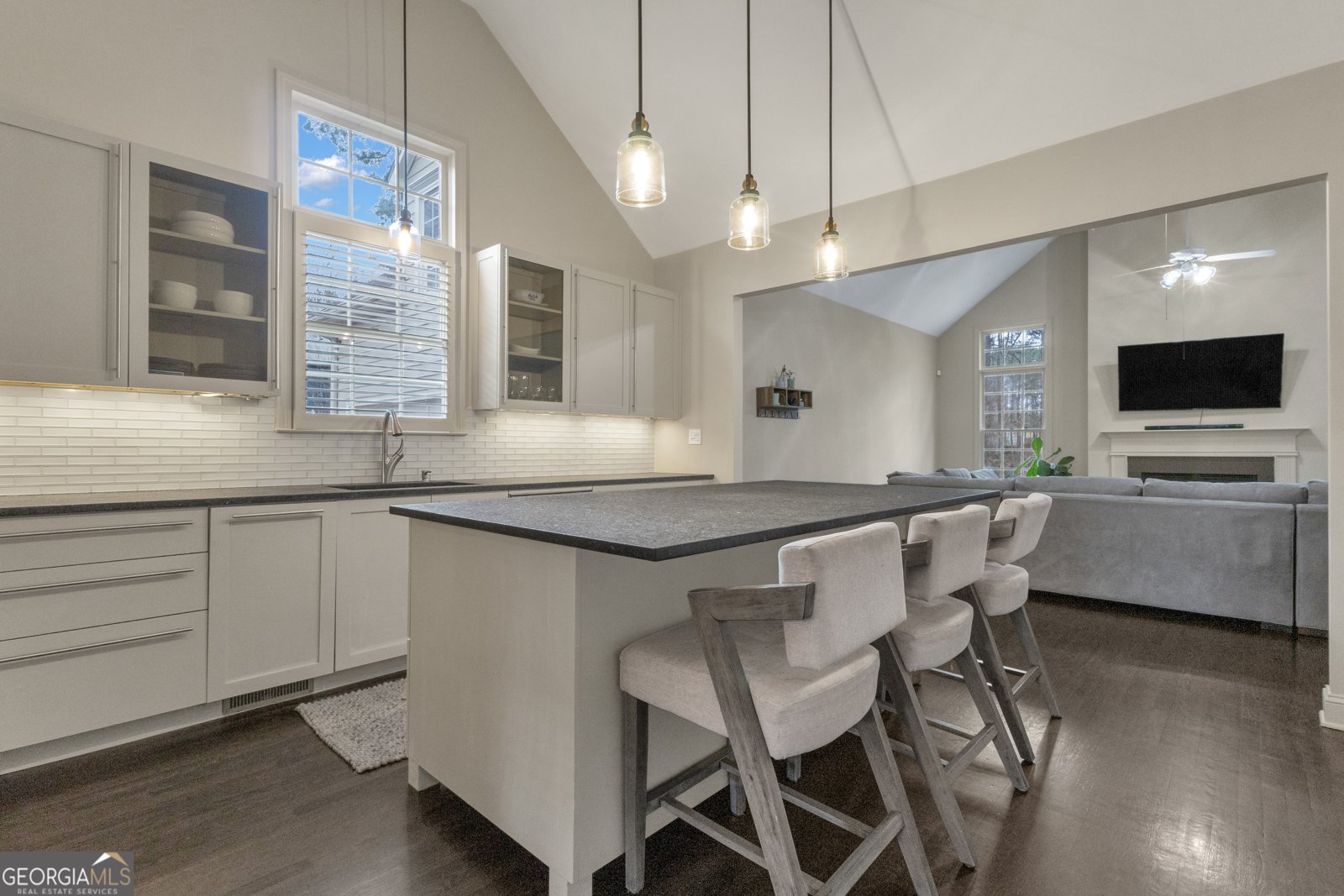 105 Honeysuckle Lane Peachtree City - Photo 6