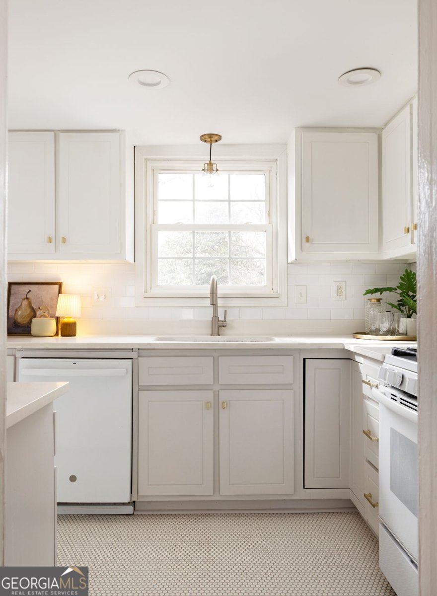 881 Woodland Avenue Atlanta - Photo 13