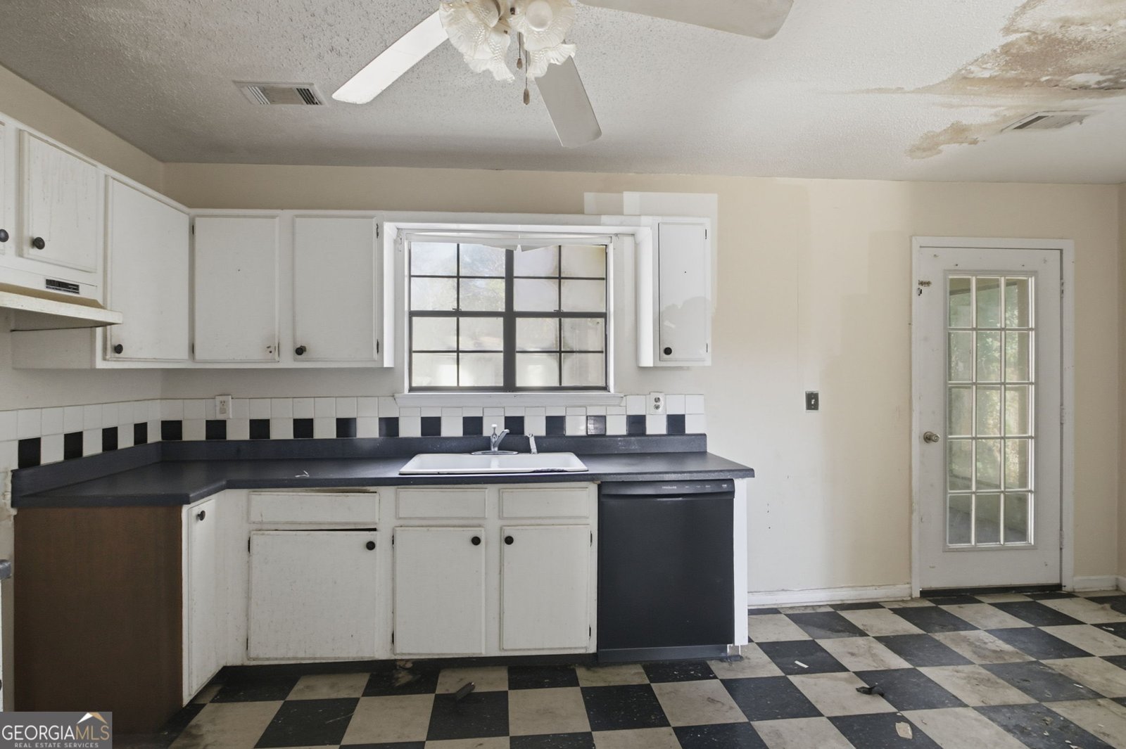 5452 Forest Path Court Stone Mountain - Photo 11