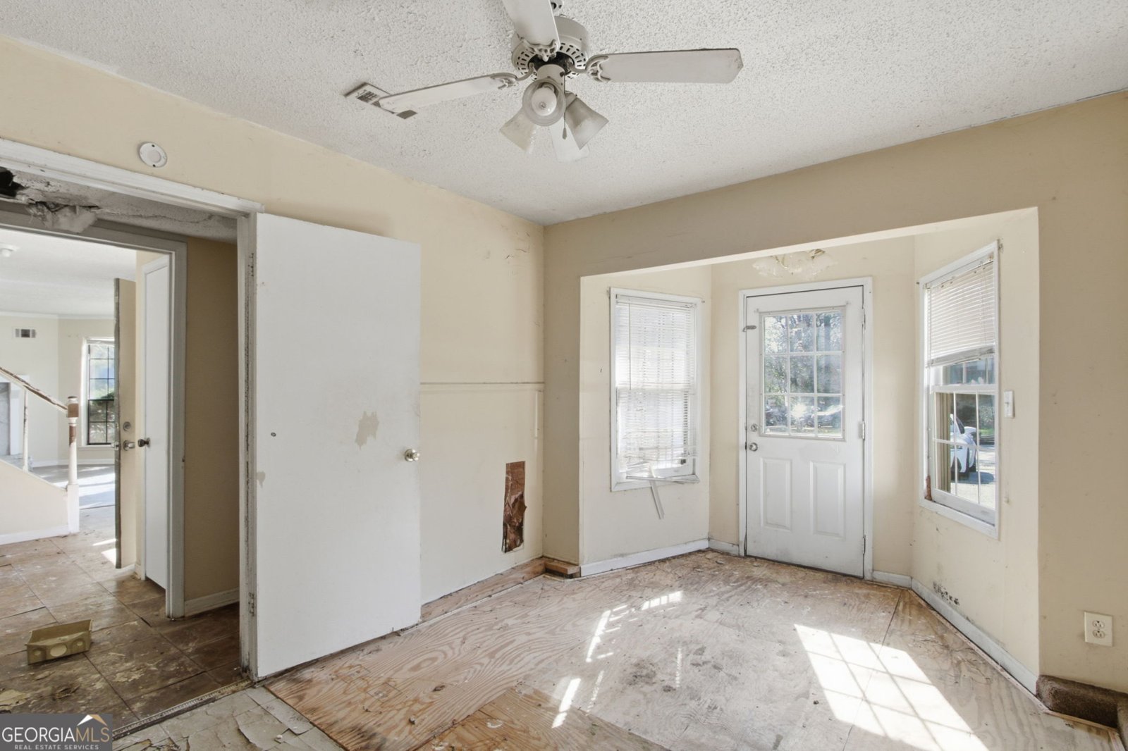 5452 Forest Path Court Stone Mountain - Photo 14