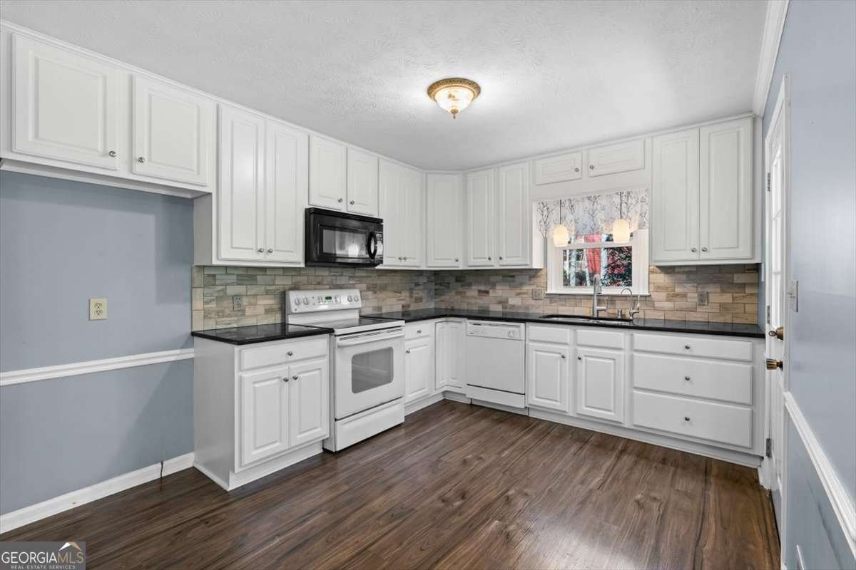 704 Knotts Court Woodstock - Photo 13