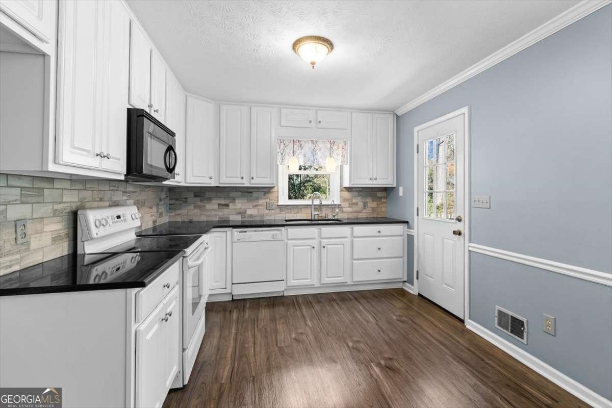 704 Knotts Court Woodstock - Photo 14