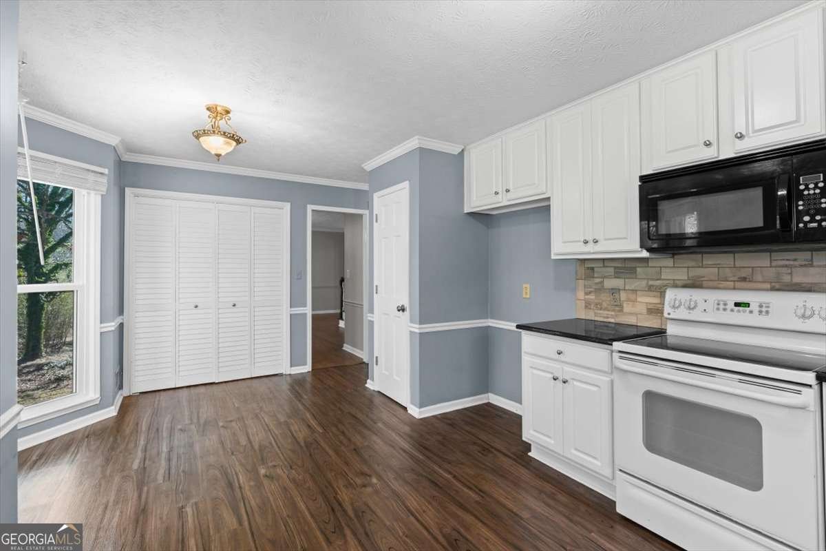 704 Knotts Court Woodstock - Photo 15