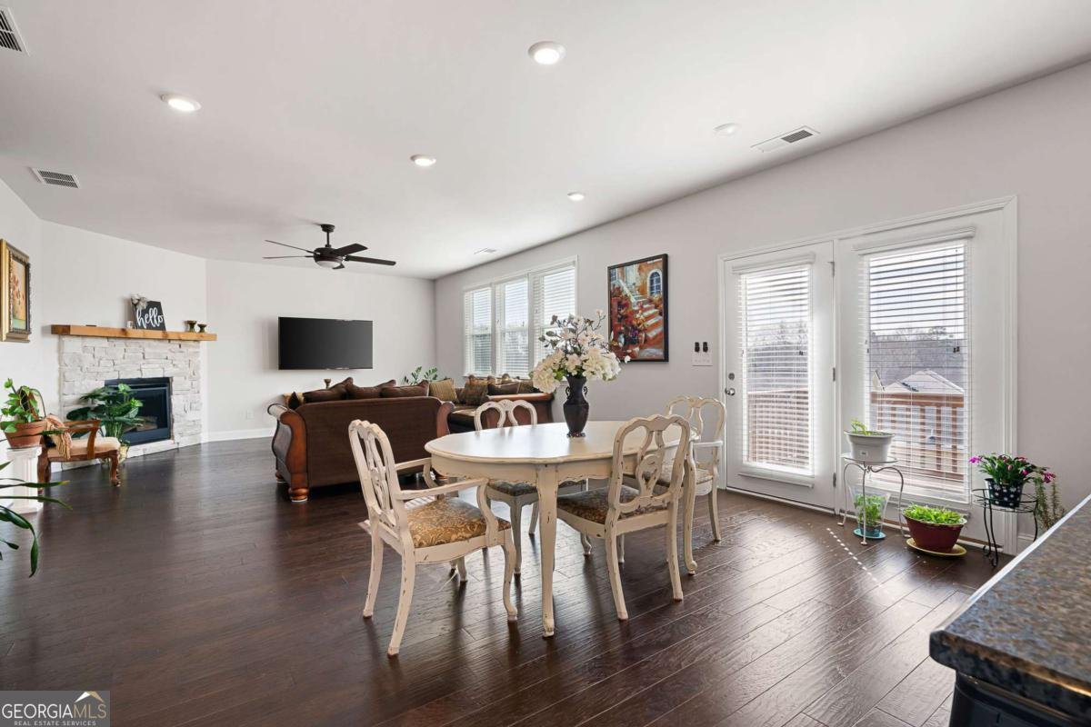 2097 Yvette Way Braselton - Photo 9