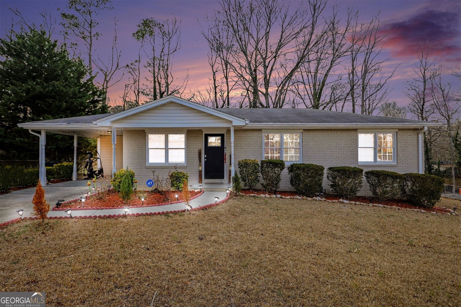 7133 Carolyn Circle Lithia Springs - Photo 1