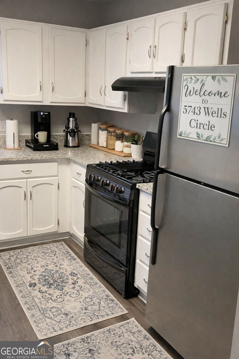 5743 Wells Circle Stone Mountain - Photo 6