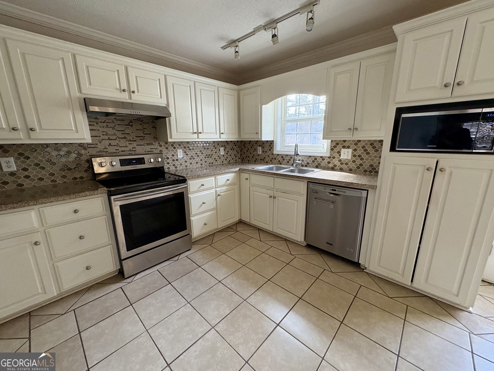 1975 Broad Street Statham - Photo 23