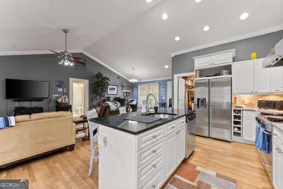 8450 Emerald Pointe Lane Gainesville - Photo 14