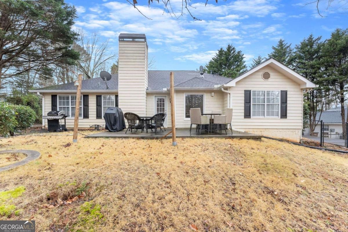 8450 Emerald Pointe Lane Gainesville - Photo 32