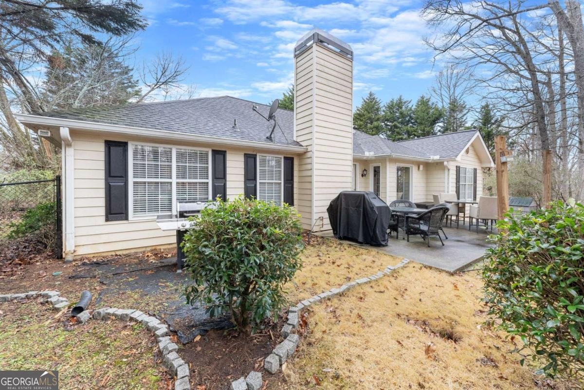 8450 Emerald Pointe Lane Gainesville - Photo 33