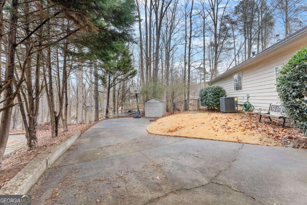 8450 Emerald Pointe Lane Gainesville - Photo 34