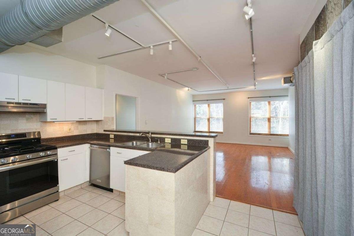 445 Sessions Street Marietta - Photo 9