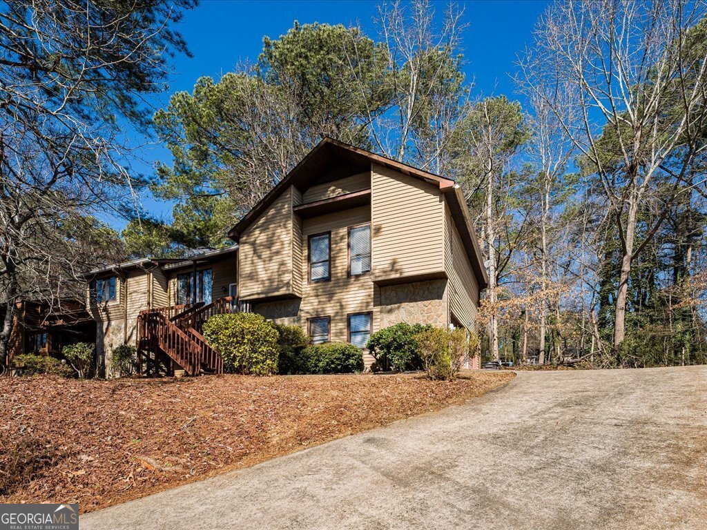 6851 Creekwood Drive Douglasville - Photo 1