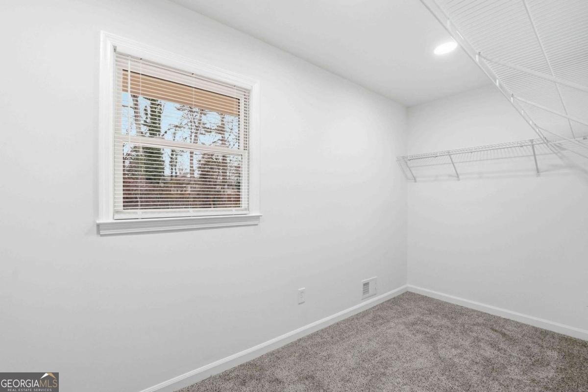 6122 Hillpine Drive Douglasville - Photo 18