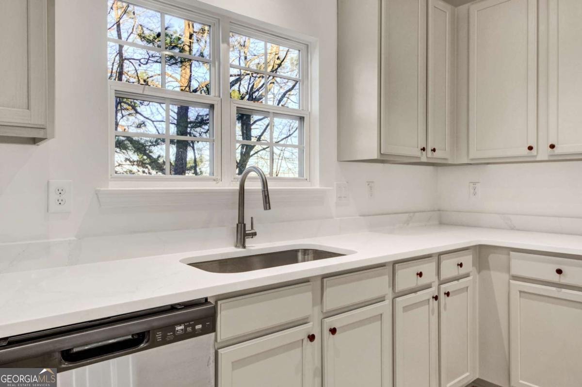 5520 Village Trace Union City - Photo 14