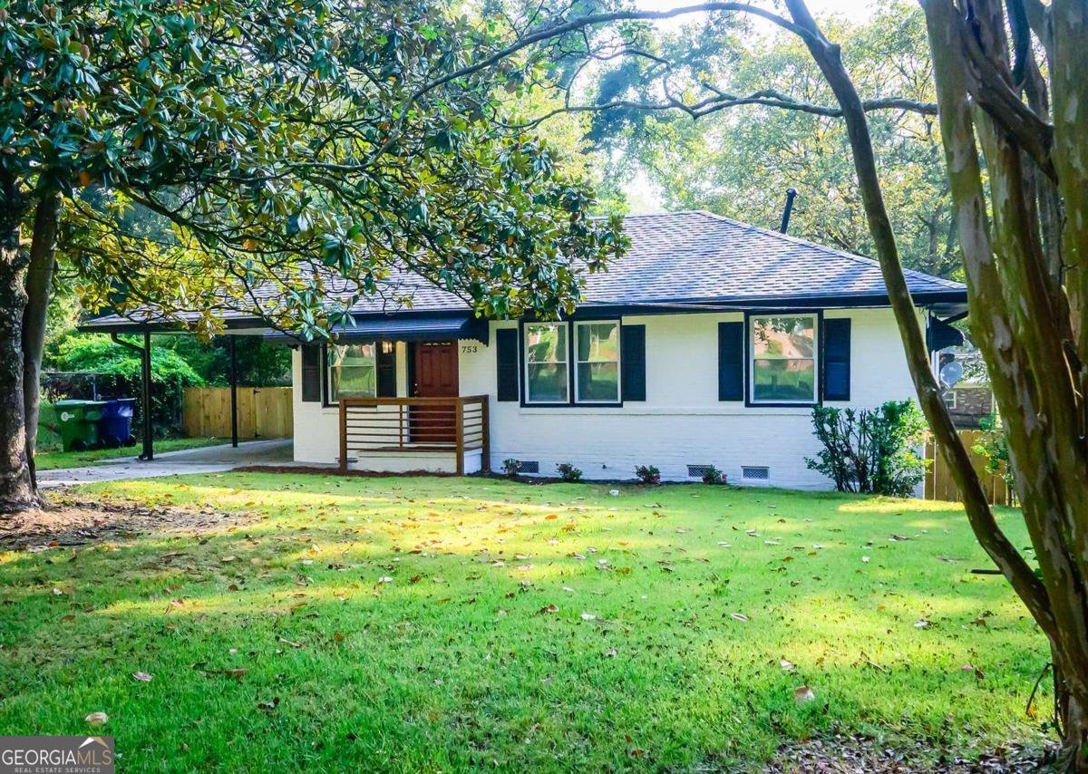 753 Commodore Drive Atlanta - Photo 1