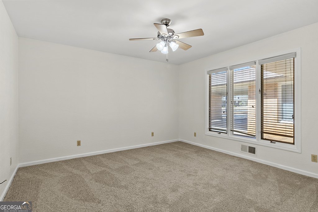 649 Laura Drive Griffin - Photo 17