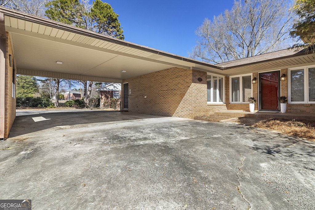 649 Laura Drive Griffin - Photo 34