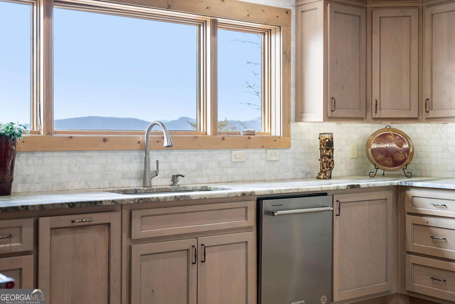 655 Mountainside Drive CLEVELAND - Photo 54