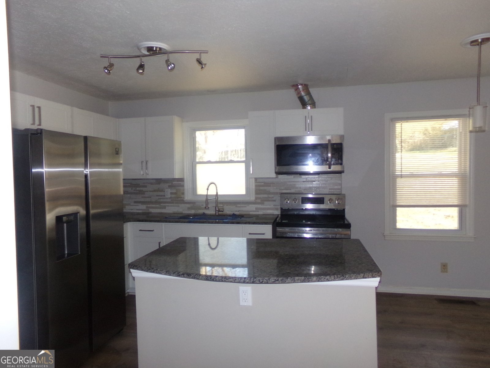 1700 Pine Circle Lawrenceville - Photo 2