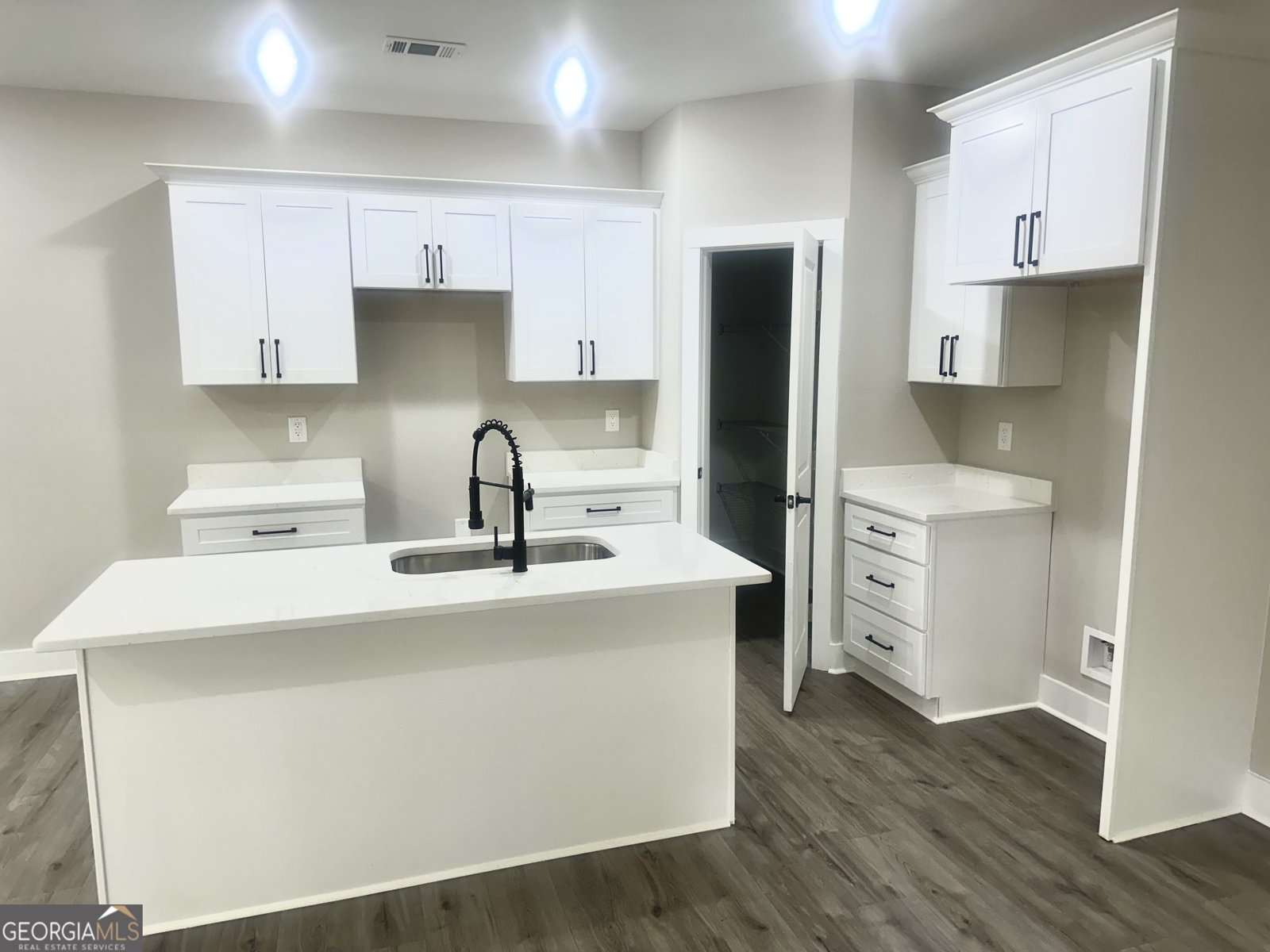 731 Scales Street Griffin - Photo 6