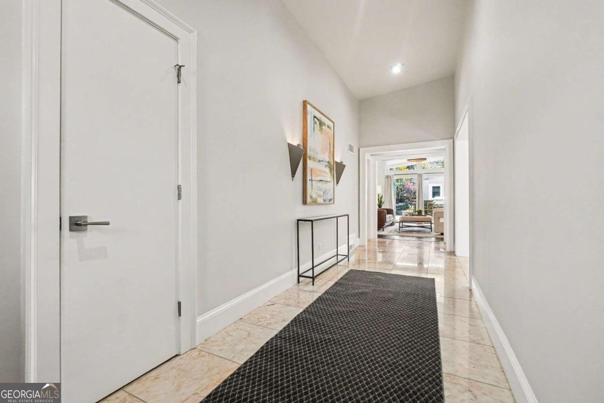 887 Berkshire Road Atlanta - Photo 6