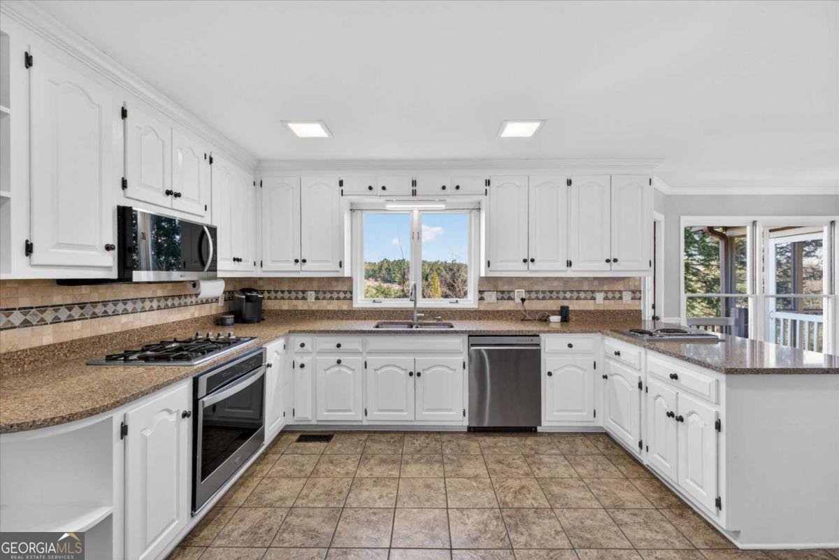 1111 Honeysuckle Drive Canton - Photo 7