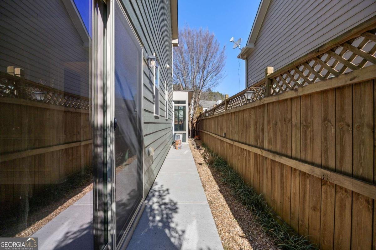 793 Village Field Court Suwanee - Photo 7