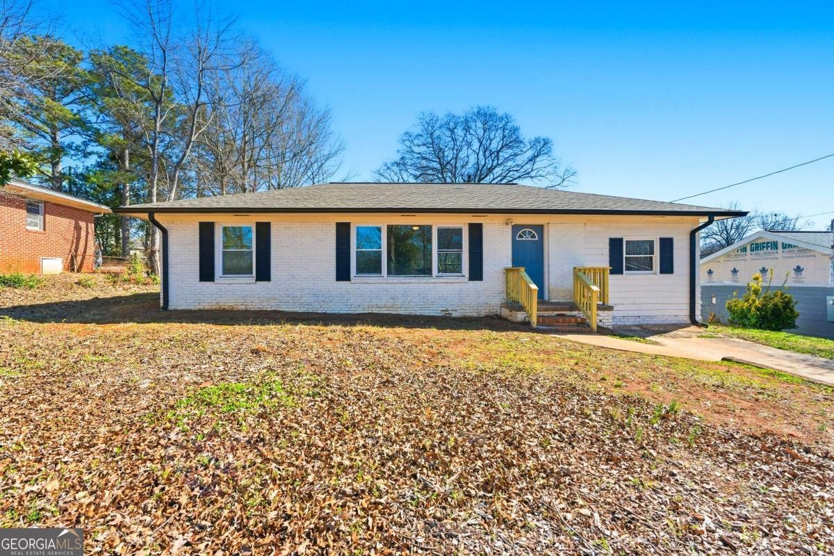 210 19th Street Griffin - Photo 1