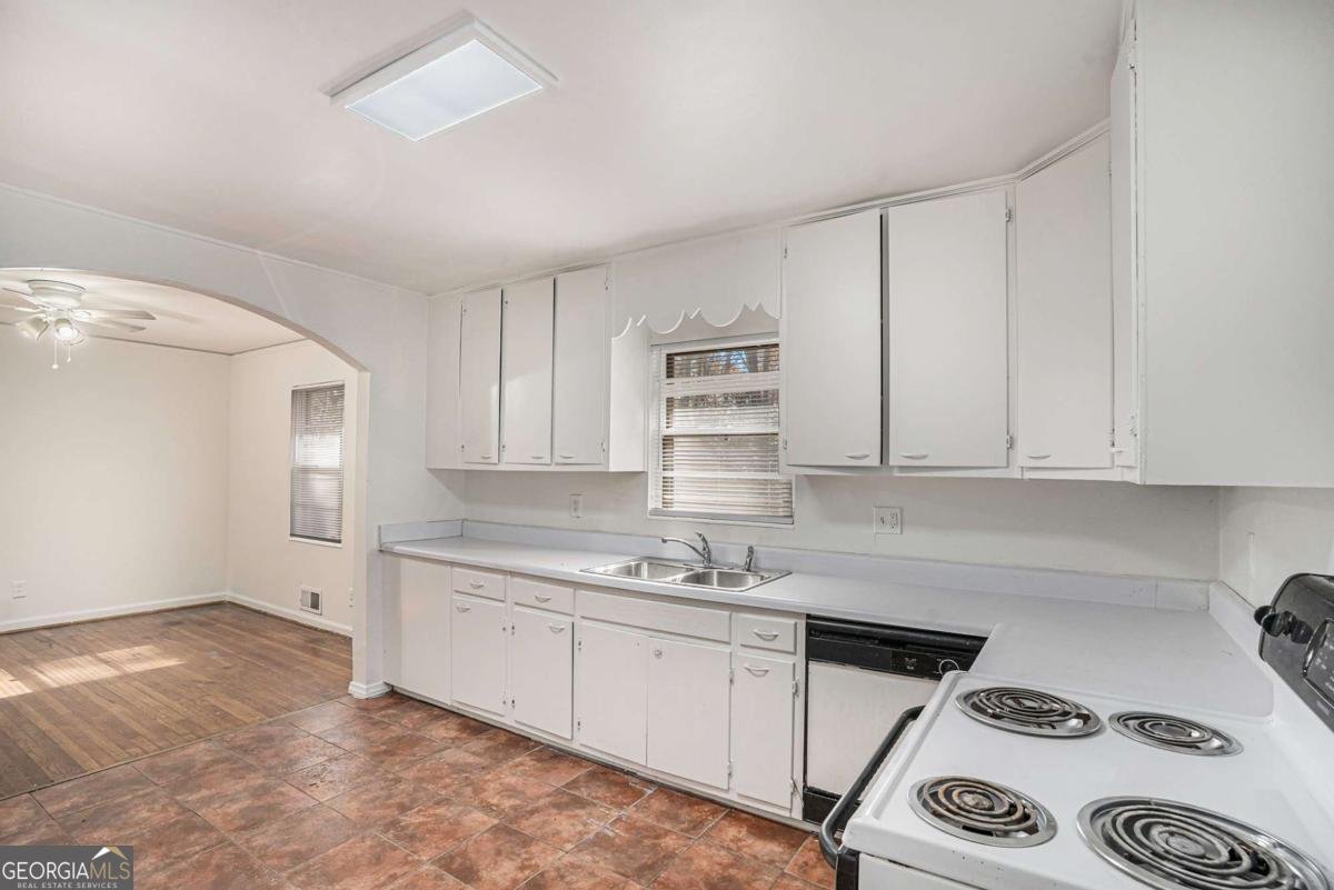 4849 Kenilworth Drive Stone Mountain - Photo 12