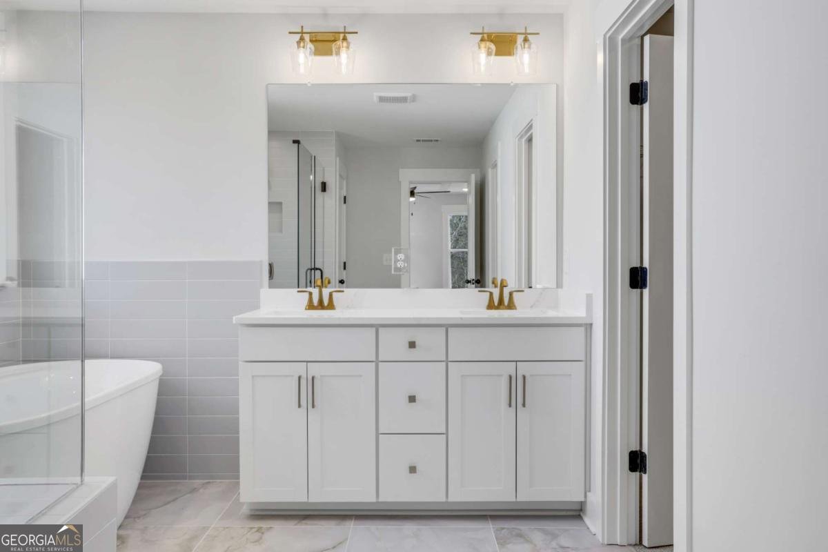 7048 Manchester Drive Flowery Branch - Photo 12