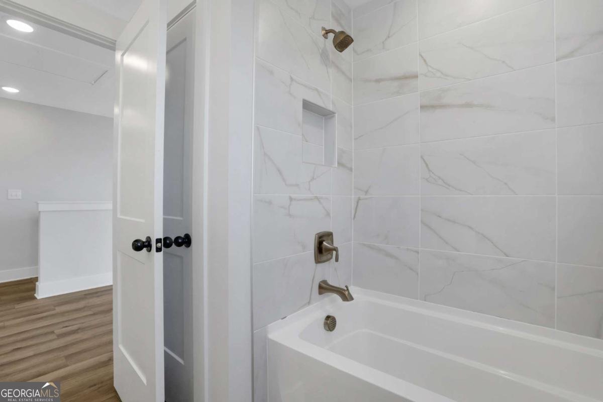 7048 Manchester Drive Flowery Branch - Photo 16