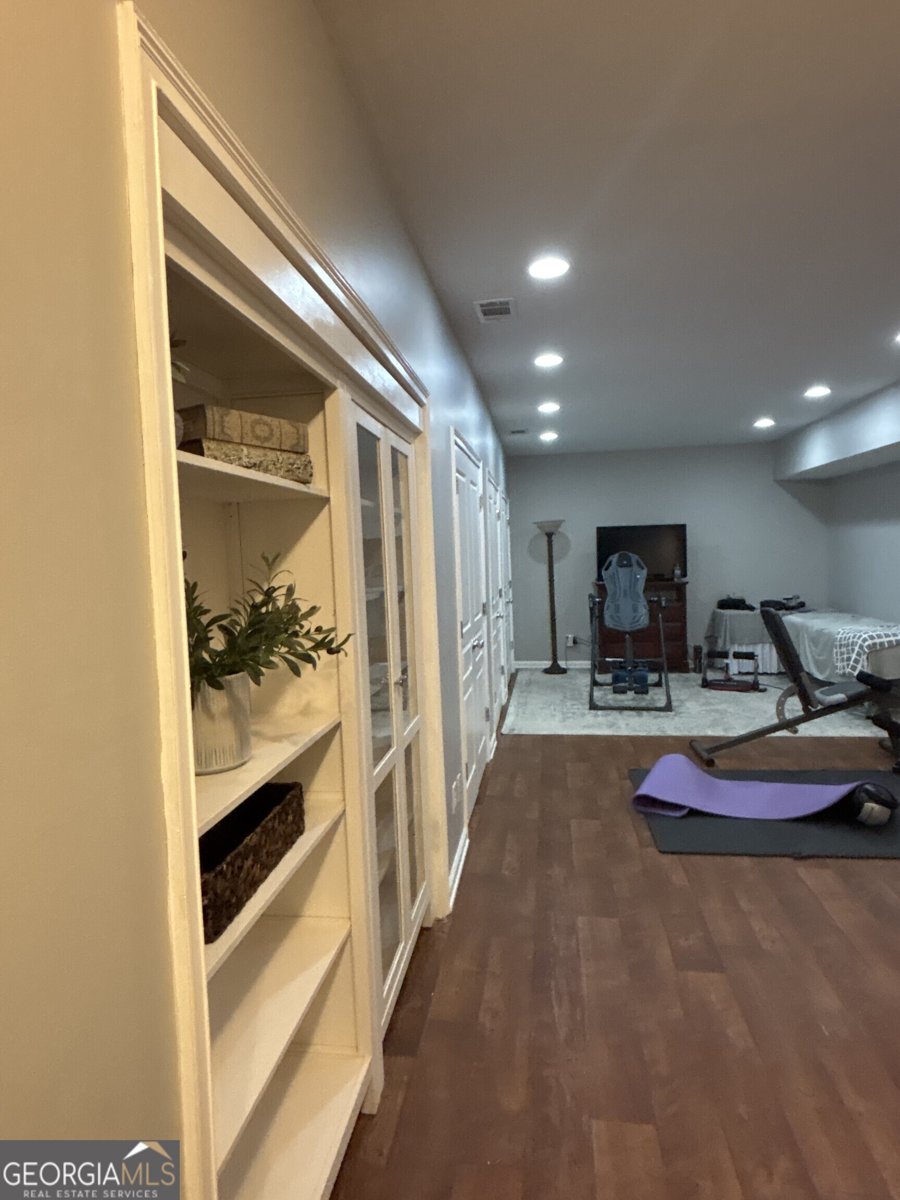 406 Beacon Court Griffin - Photo 37