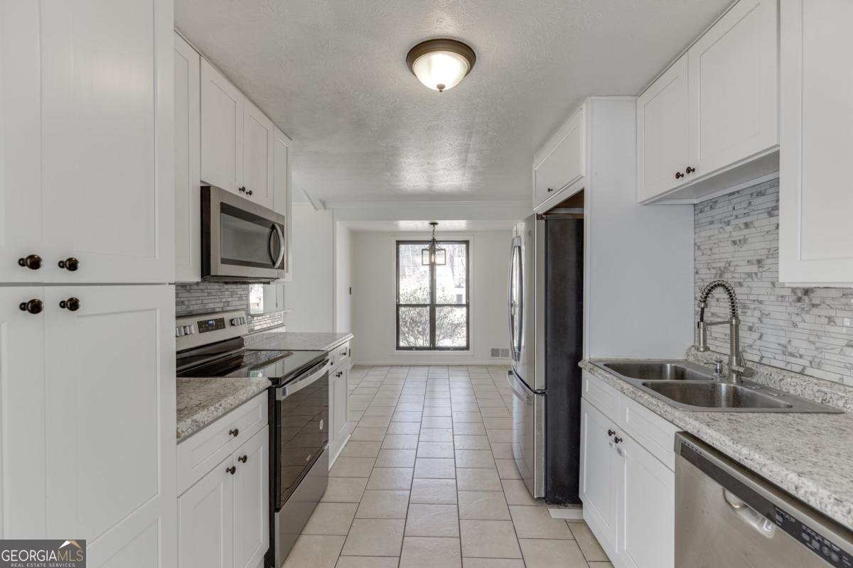 5360 Fieldgreen Drive Stone Mountain - Photo 11