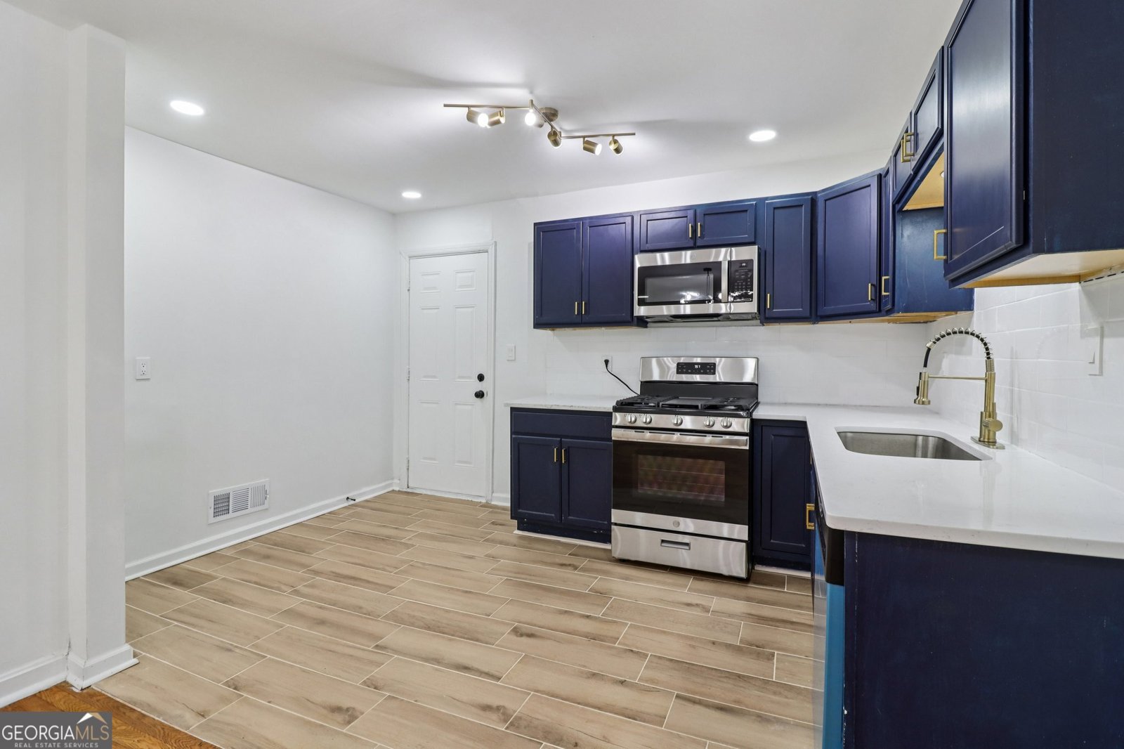 3159 Bobolink Drive Decatur - Photo 10