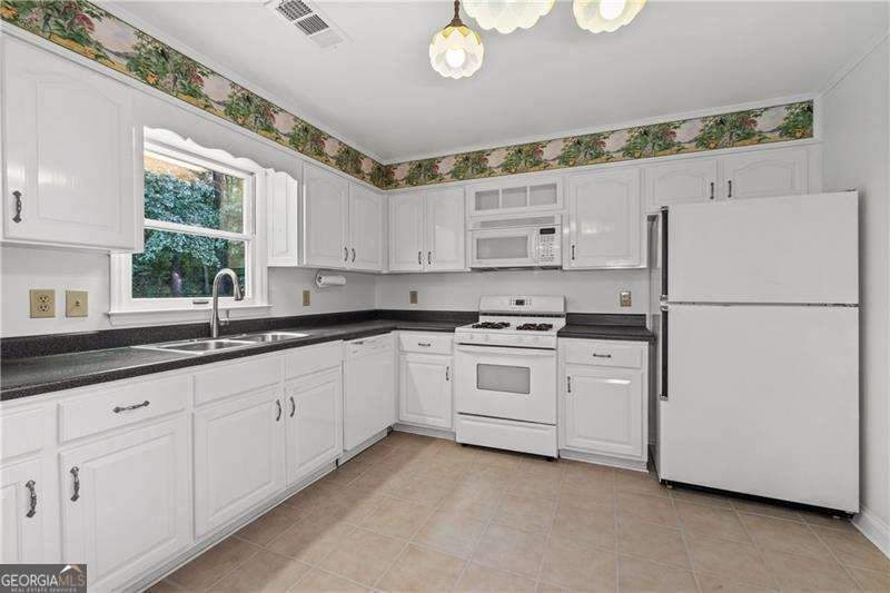 334 Bridgewood Drive Conyers - Photo 12