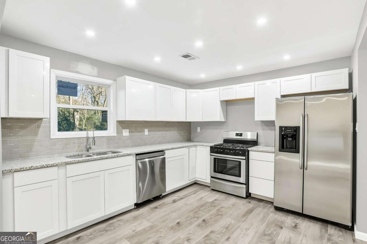 4900 Bayside Court Stone Mountain - Photo 6