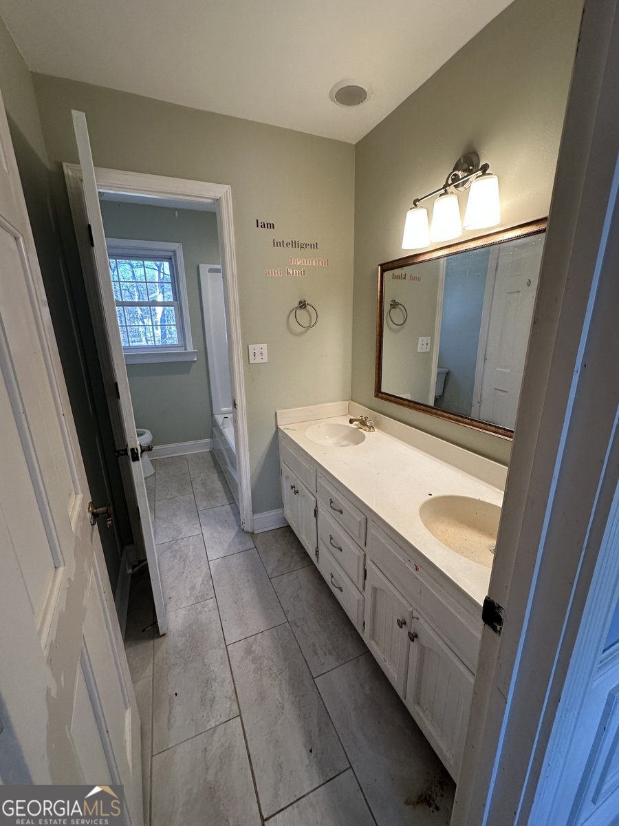 560 Hawthorne Drive Fayetteville - Photo 16