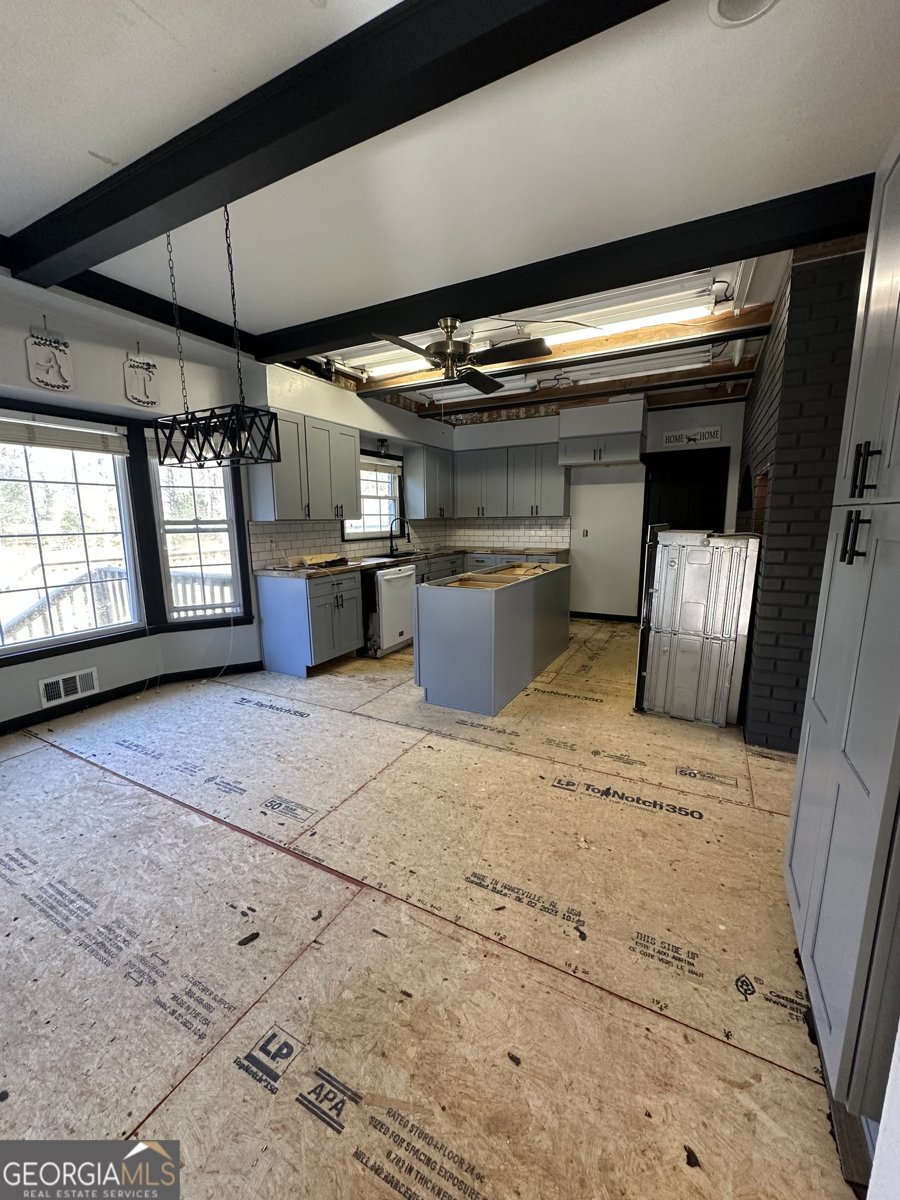 560 Hawthorne Drive Fayetteville - Photo 7