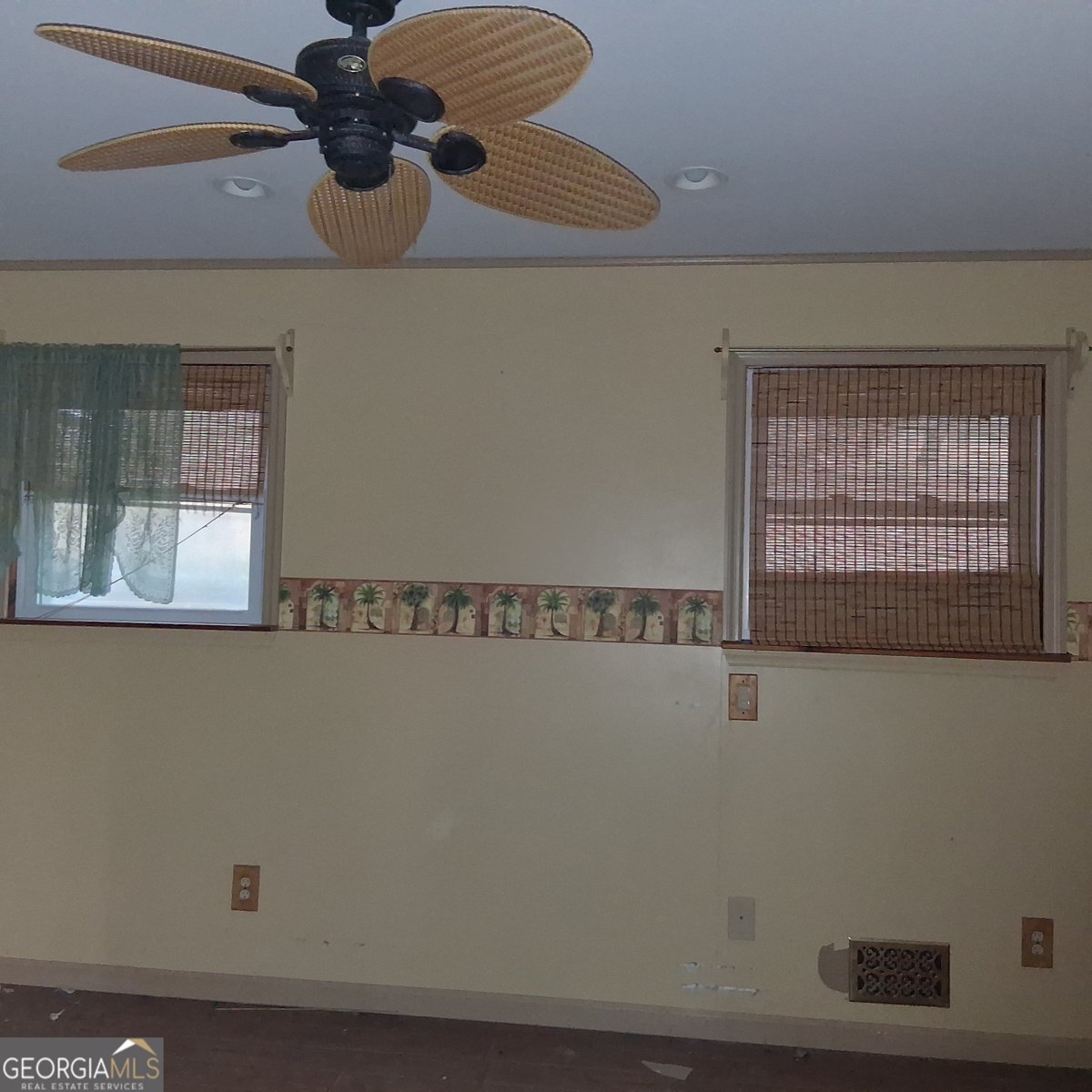 733 Chateau DR Silver Creek - Photo 12